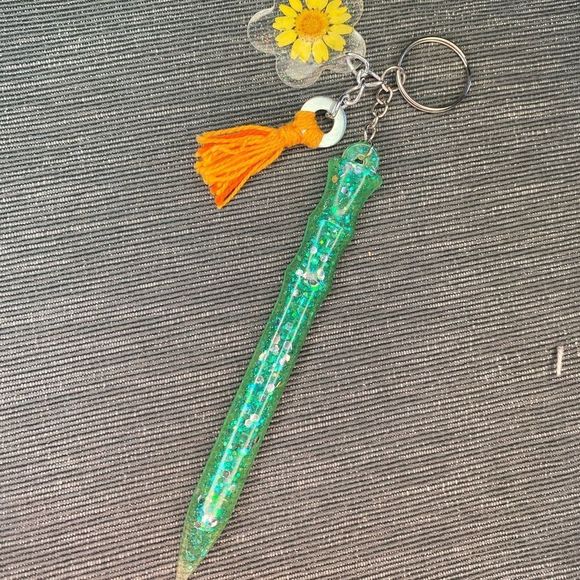Green self defense keychain - Picture 3 of 5
